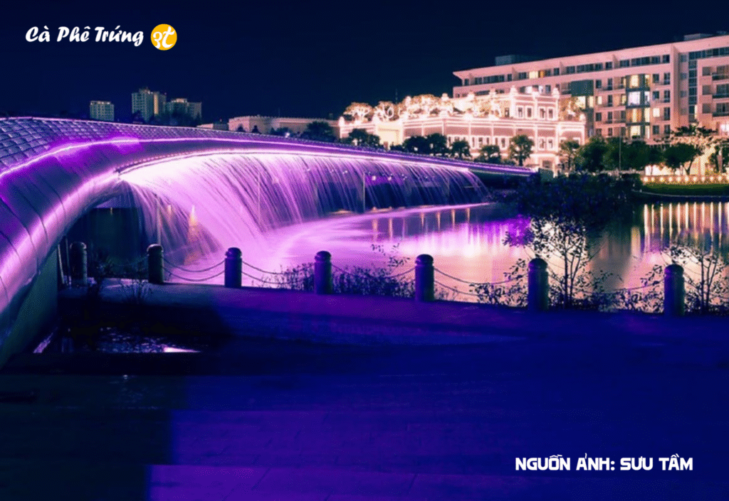 Cầu Ánh Sao lung linh ánh đèn tại Quận 7