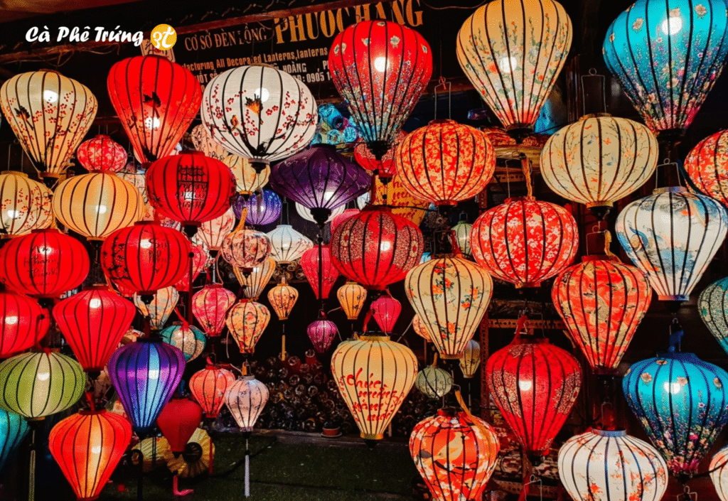 Đèn lồng tròn truyền thống dịp Trung Thu