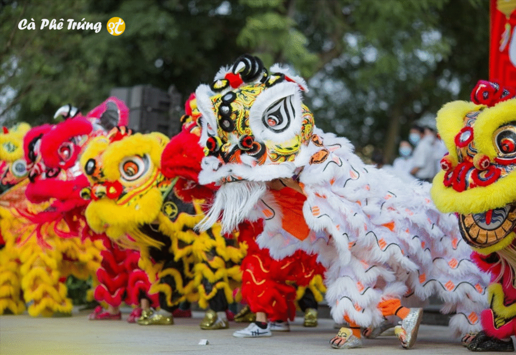 Múa lân sôi động tại lễ hội Trung Thu