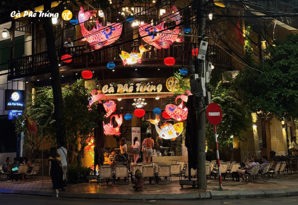 Góc check-in đèn lồng cá tại 3T Đà Nẵng, mùa Trung Thu