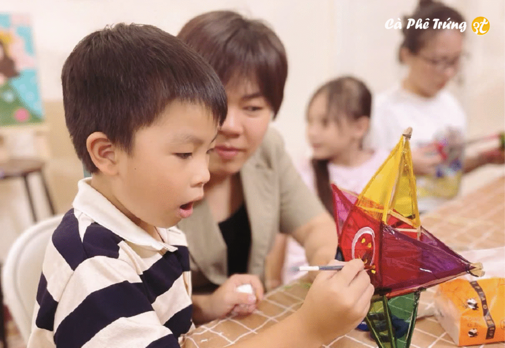 Workshop làm lồng đèn tại Cà Phê Trứng 3T