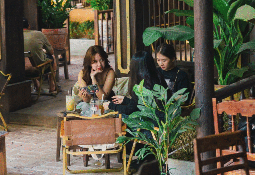 Giữa phố thị hiện đại, 3T vẫn giữ cho mình một nhịp sống chậm – nơi yêu thương có thể cất thành lời.