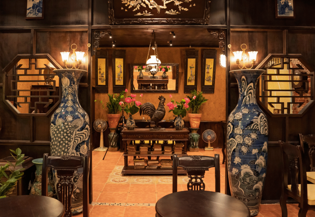 Hồn Việt trong từng chi tiết, từ ánh sáng, mùi hương đến cách 3T kể câu chuyện của mình