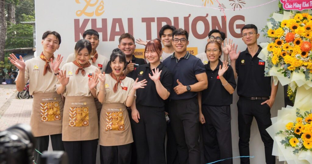 Thương hiệu cà phê trứng Việt Nam Cà Phê Trứng 3T - Giải khát sau khi tham gia lễ hội