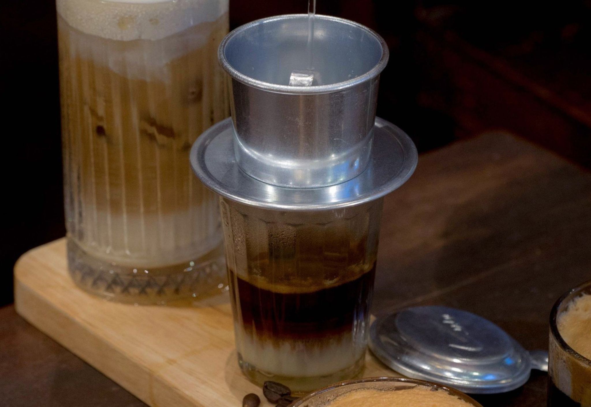 Phin đá đập – cách thưởng thức mộc mạc, đậm đà, lưu giữ ký ức cà phê Việt.