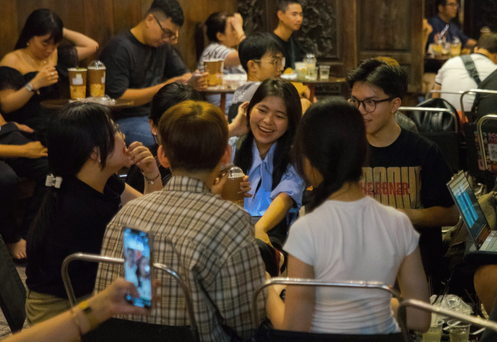 Một ly cà phê, một câu chuyện – kết nối con người qua hương vị hồn Việt.